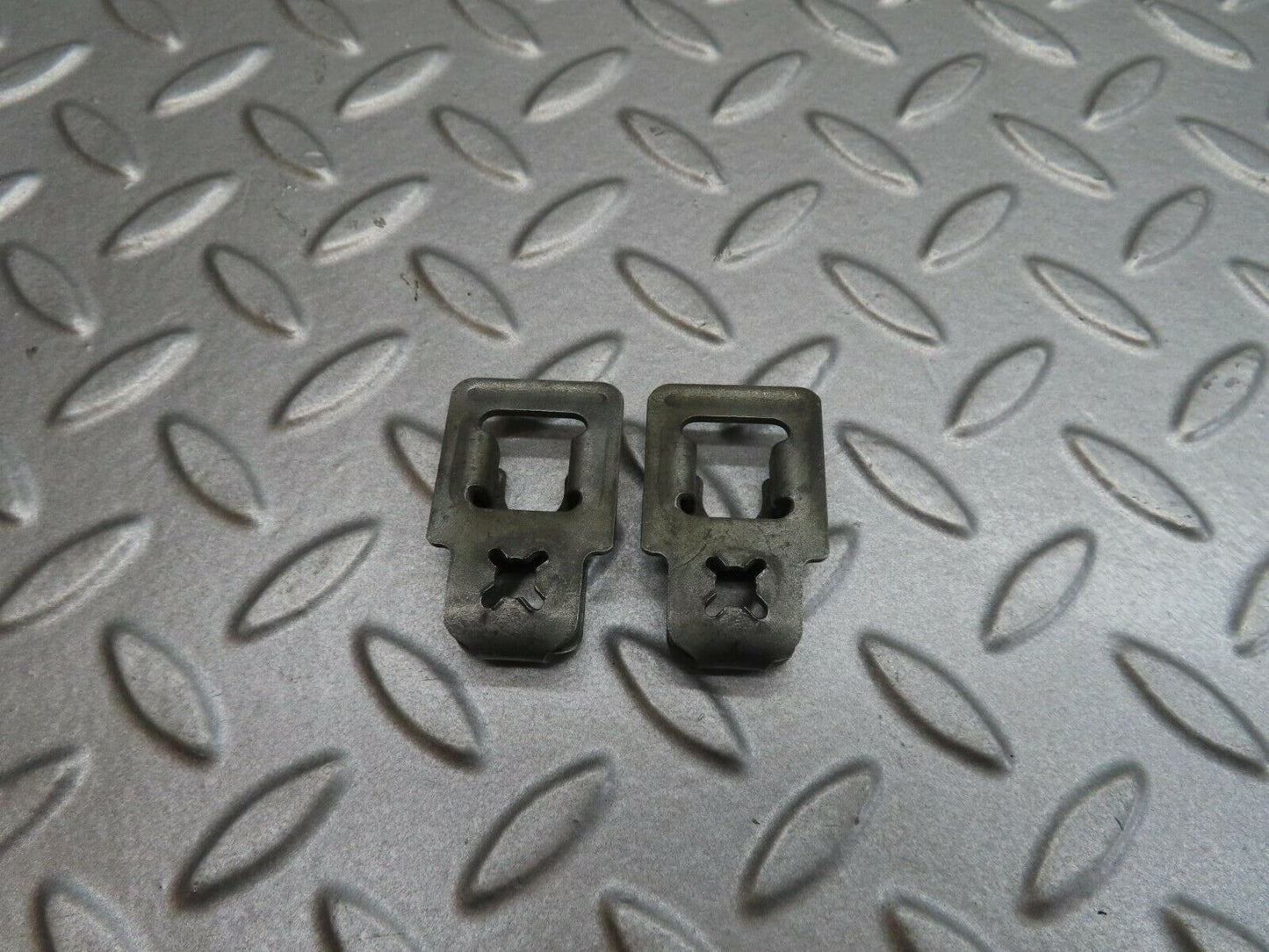 12176 Mercedes-Benz R129 300SL Coupe Fuel Injector Bracket