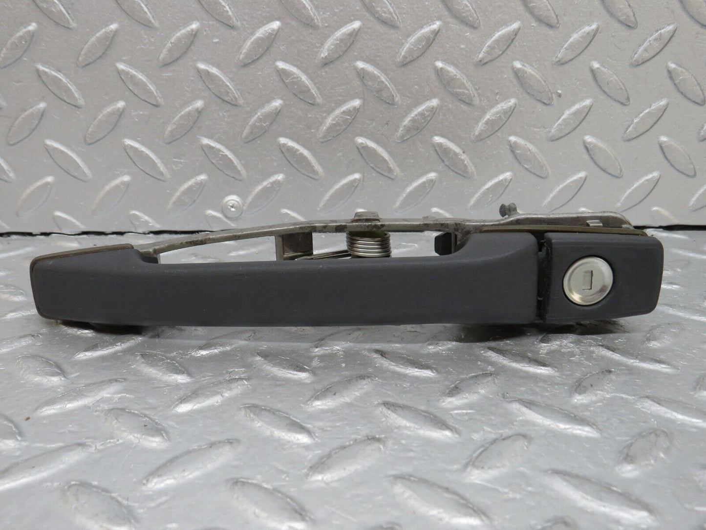 36642 Mercedes-Benz W201 190E Exterior Door Handle Front Left No Key