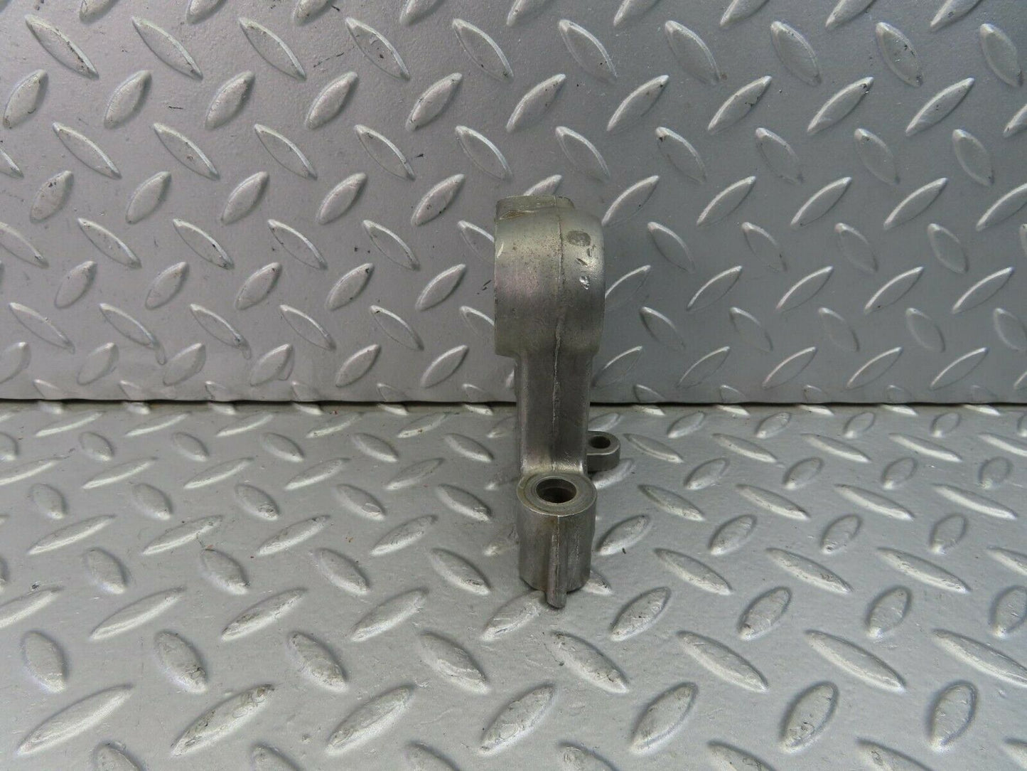 9000 Mercedes-Benz W108 Camshaft Tower Bearing 1800515110