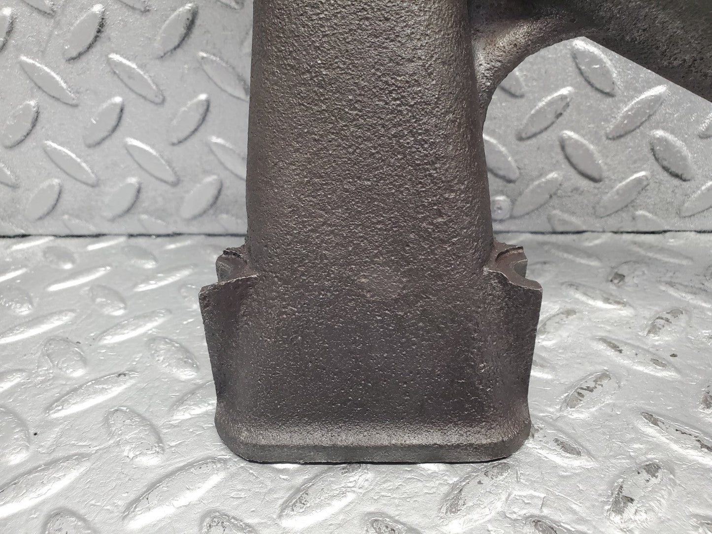 W112 exhaust manifold 4-6 used OEM