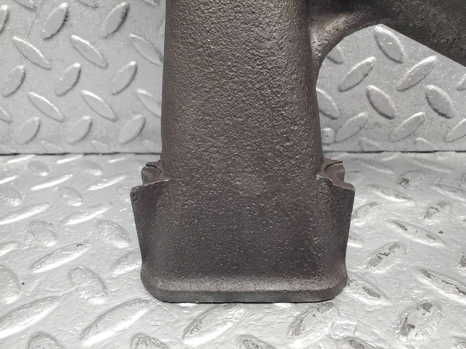 W112 exhaust manifold 4-6 used OEM