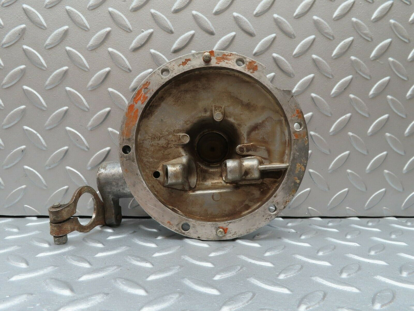 3485 Mercedes-Benz W108 280SE Distributor Bearing Housing 1271580415