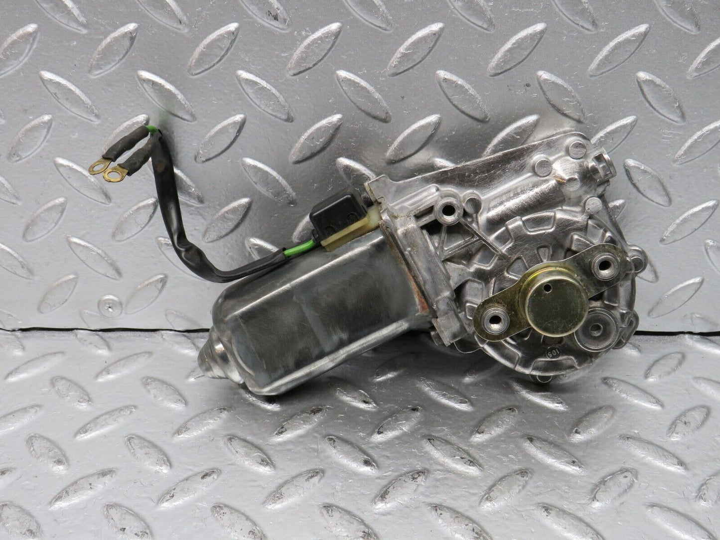 31197 Mercedes-Benz S124 220TE Window Regulator Motor Left Bosch 0130821284