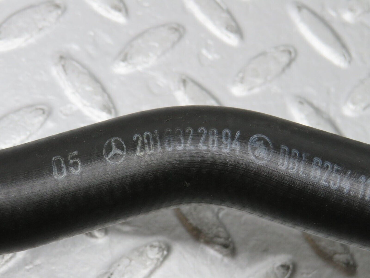 38889 Mercedes-Benz W201 190E 2.6L Heater Radiator Hose 2018320594 2018322894