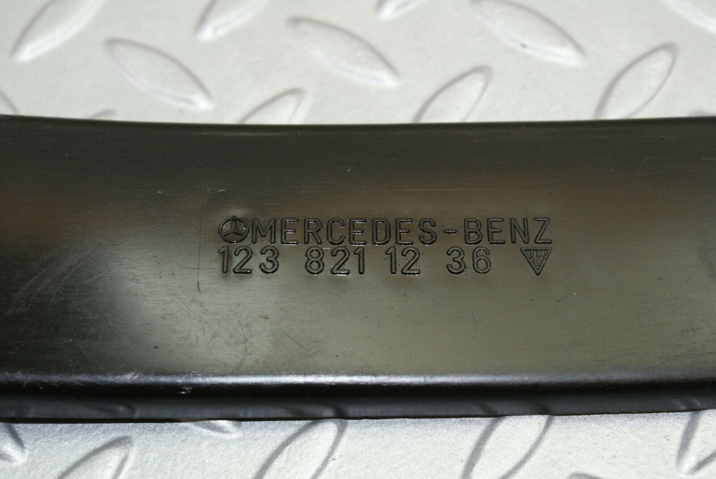 2987 Mercedes-Benz C123 280CE Coupe Cabel Chanel Cover 1238211236