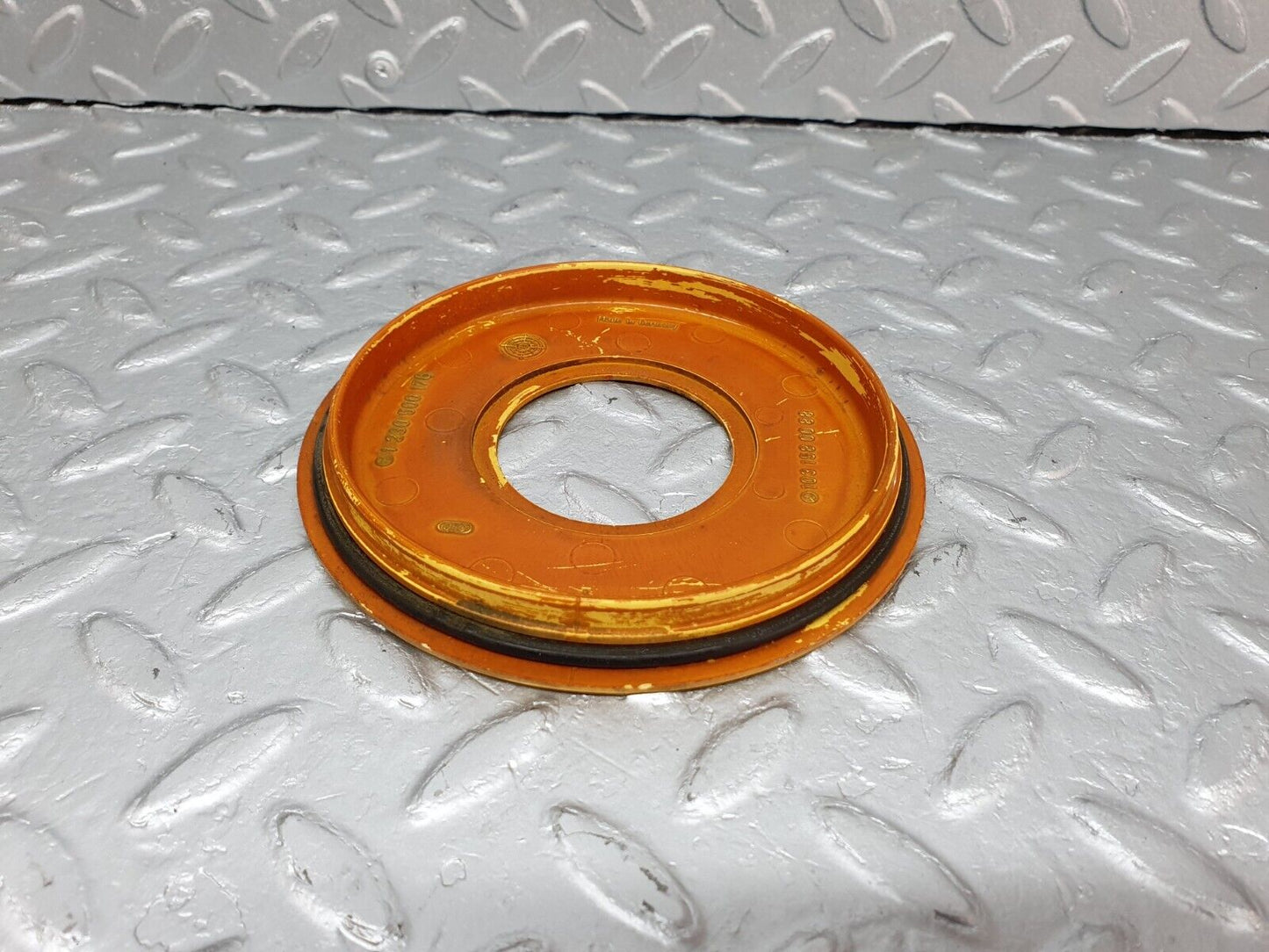 41017 Mercedes-Benz W126 300SE Distributor Cover 1031580088