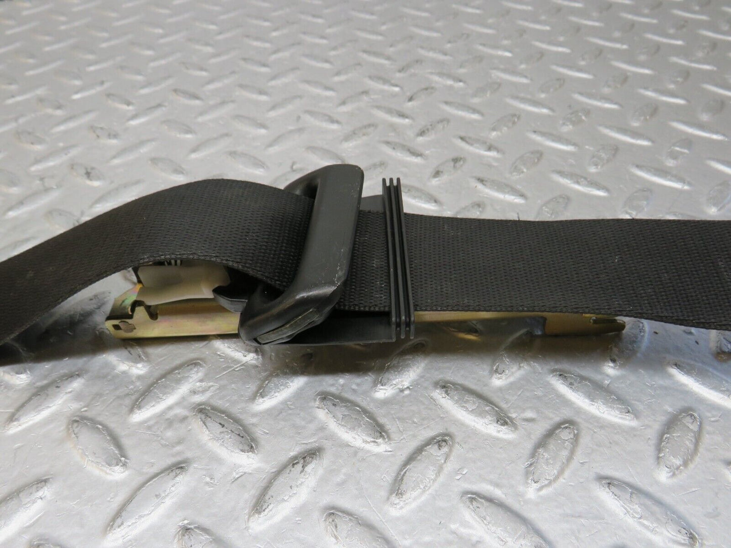 35084 Mercedes-Benz W210 320E Front Left Seat Belt 2108606585 1248600088
