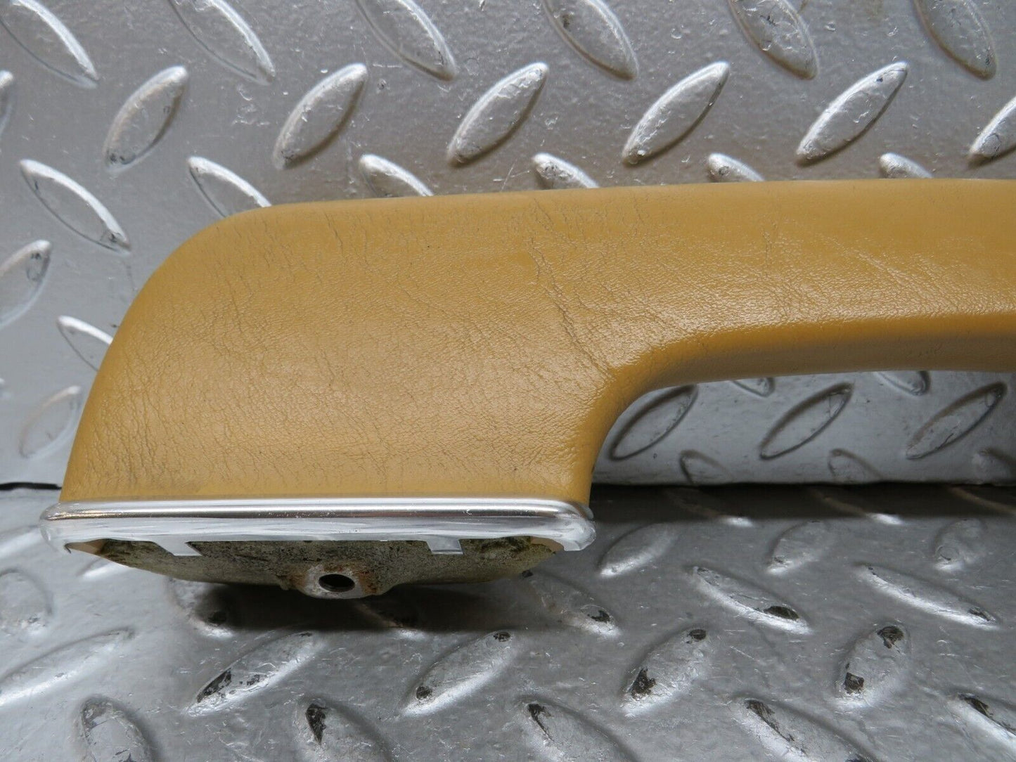 28601 Mercedes-Benz W123 280E  Right Interior Door Handle Palomino 1239702001