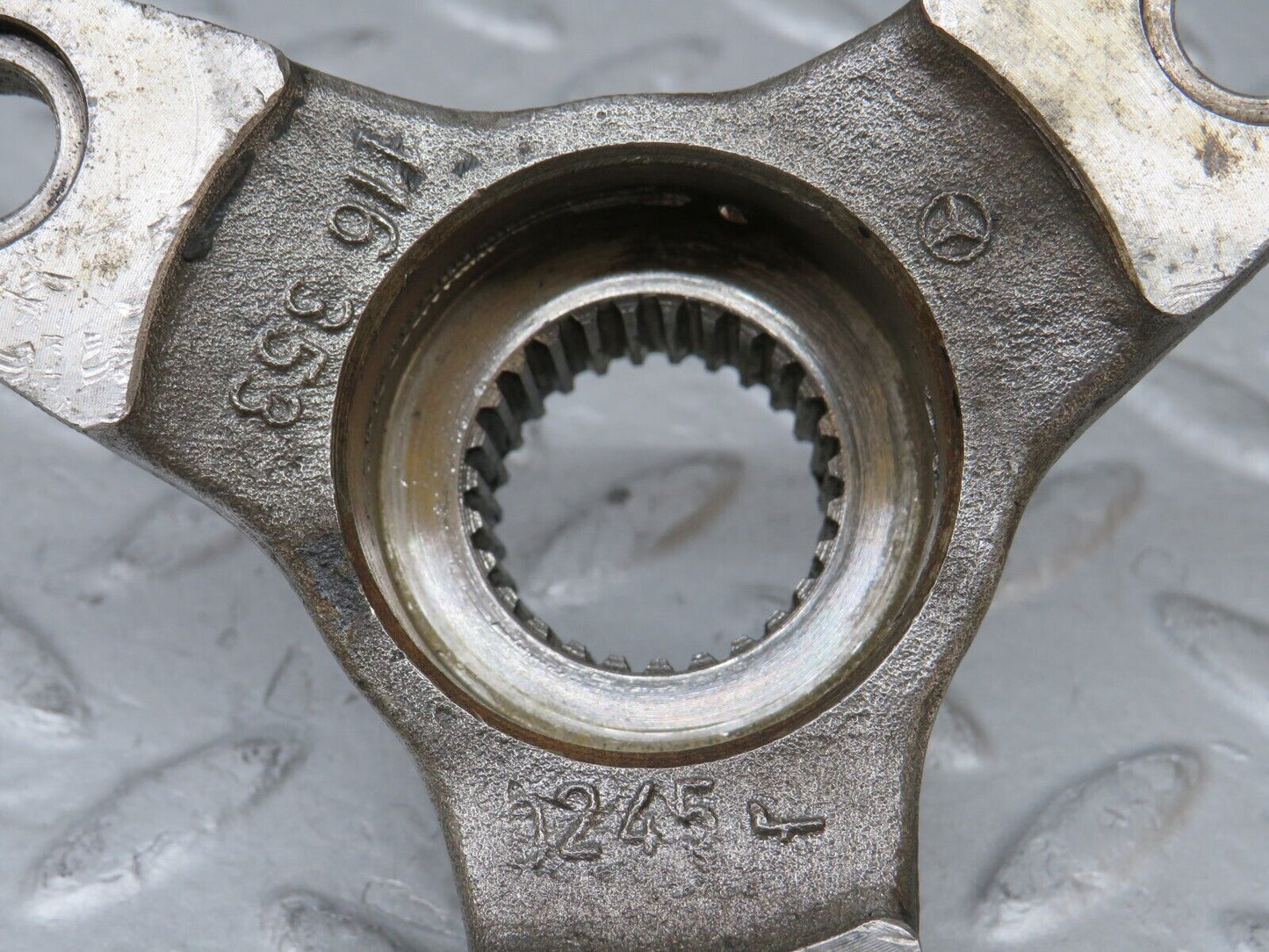 36432 Mercedes-Benz R107 450SL Automatic Gearbox Rear Flange 1163530245