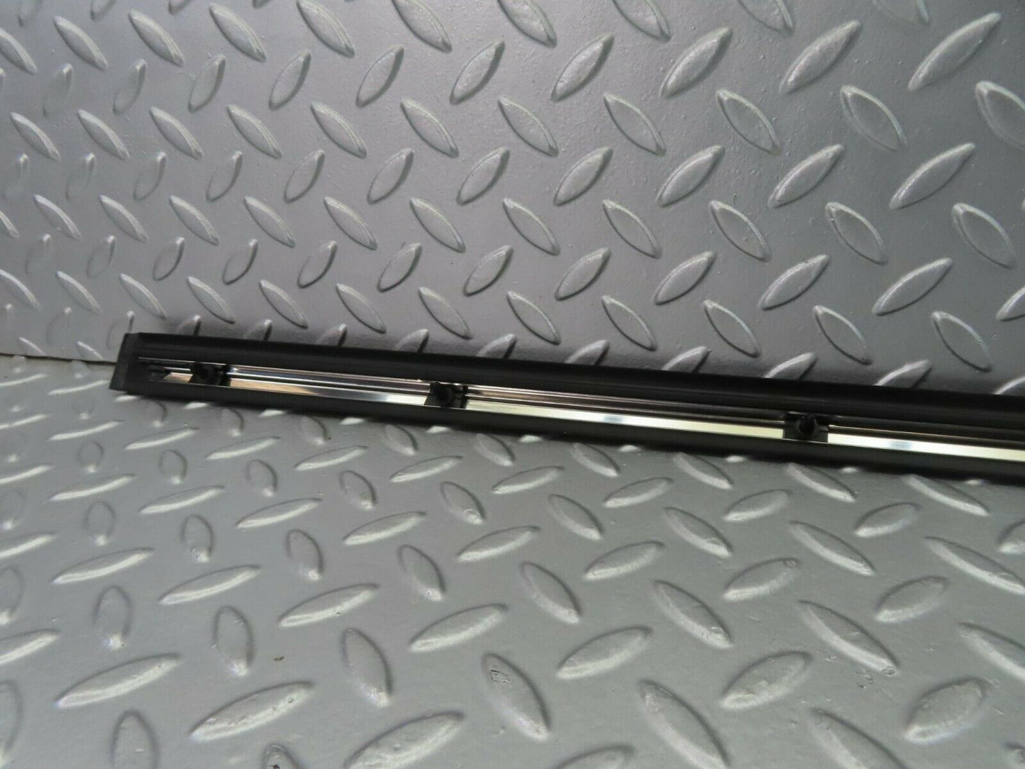 10294 Mercedes-Benz W116 Rear Left Door Centre Moulding Trim