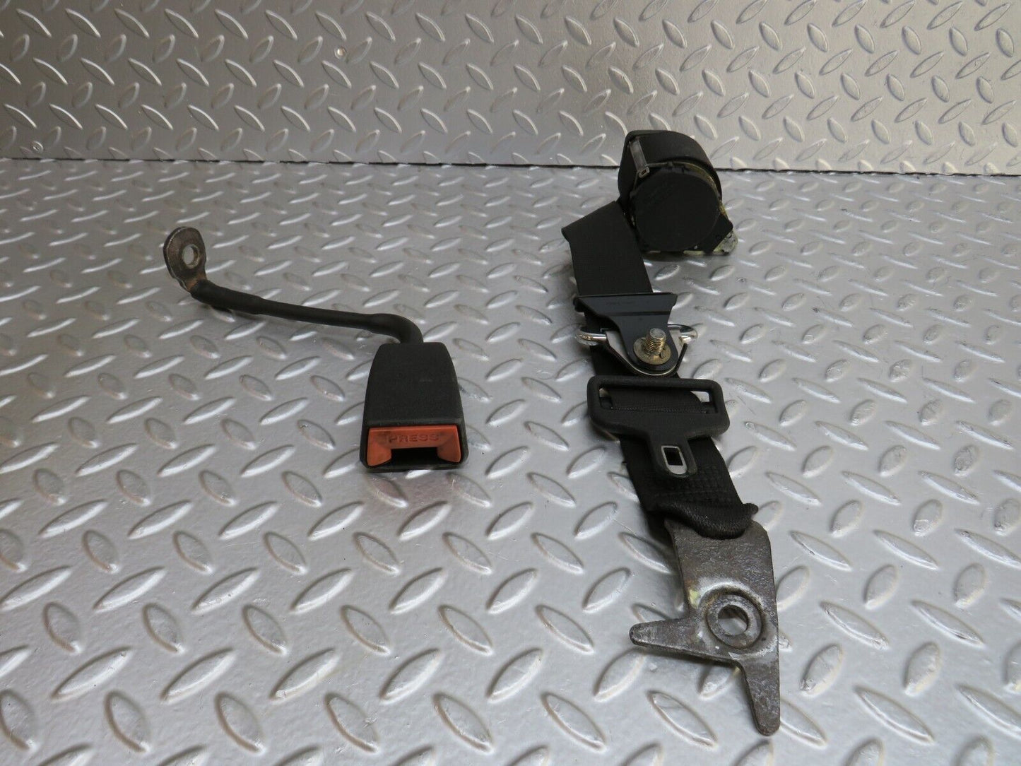 37161 Mercedes-Benz C126 420SEC Coupe Rear Right Seat Belt With Buckles 1268801695