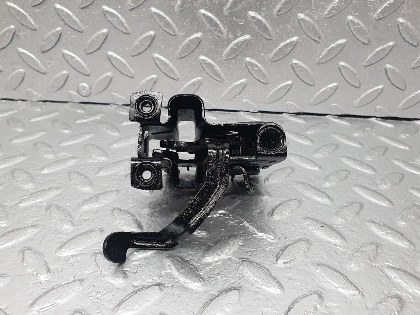 43523 Mercedes-Benz C126 380SEC Coupe Bonnet Lock Latch Right Side 1268800860