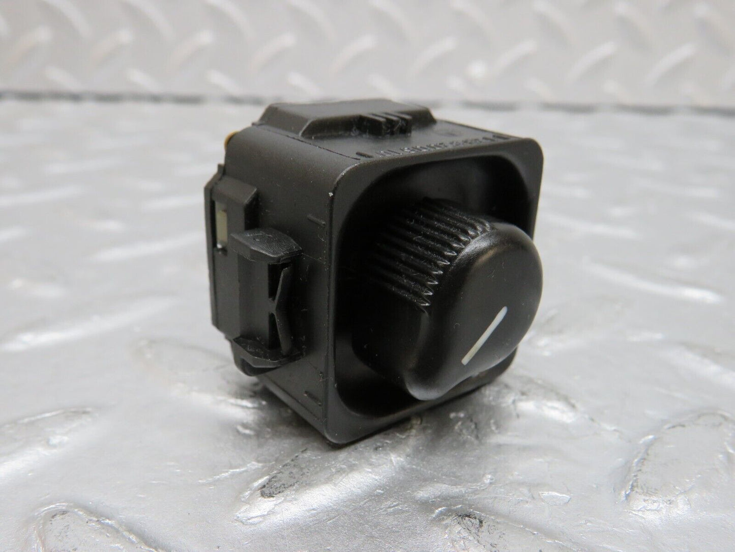38090 Mercedes-Benz A124 320E Electric Mirror Adjust Switch 1298200610