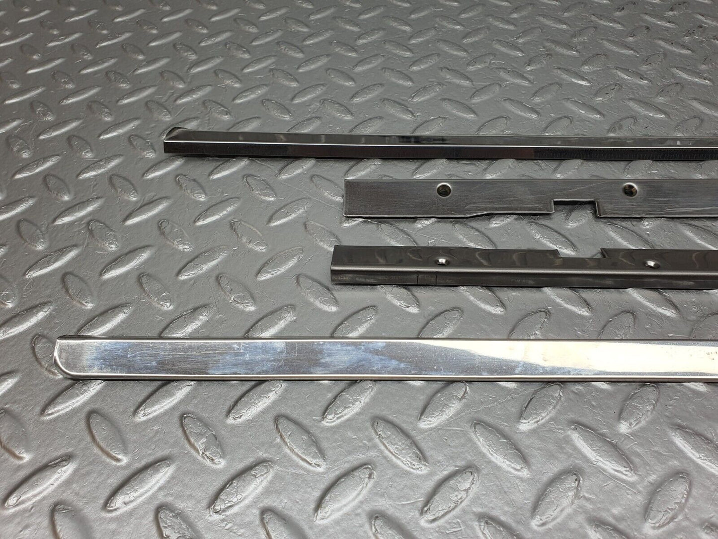 41578 Mercedes-Benz W124 200E Sunroof Chrome Trim Set