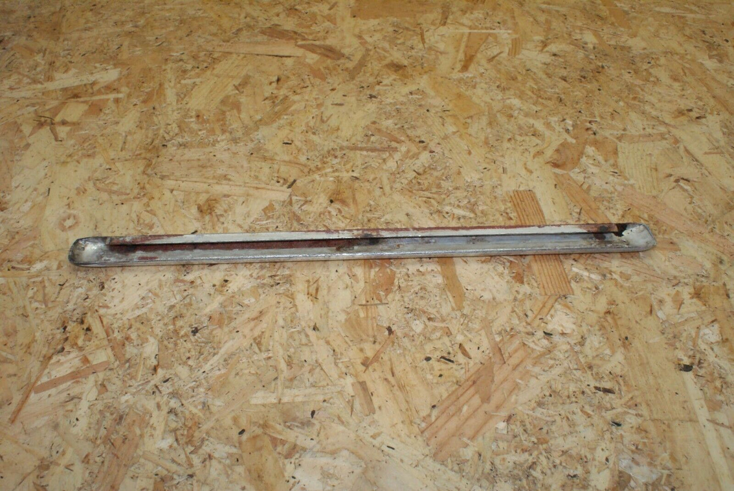 2296 Mercedes-Benz W105 219 PONTON Front Fender Wing Lower Chrome