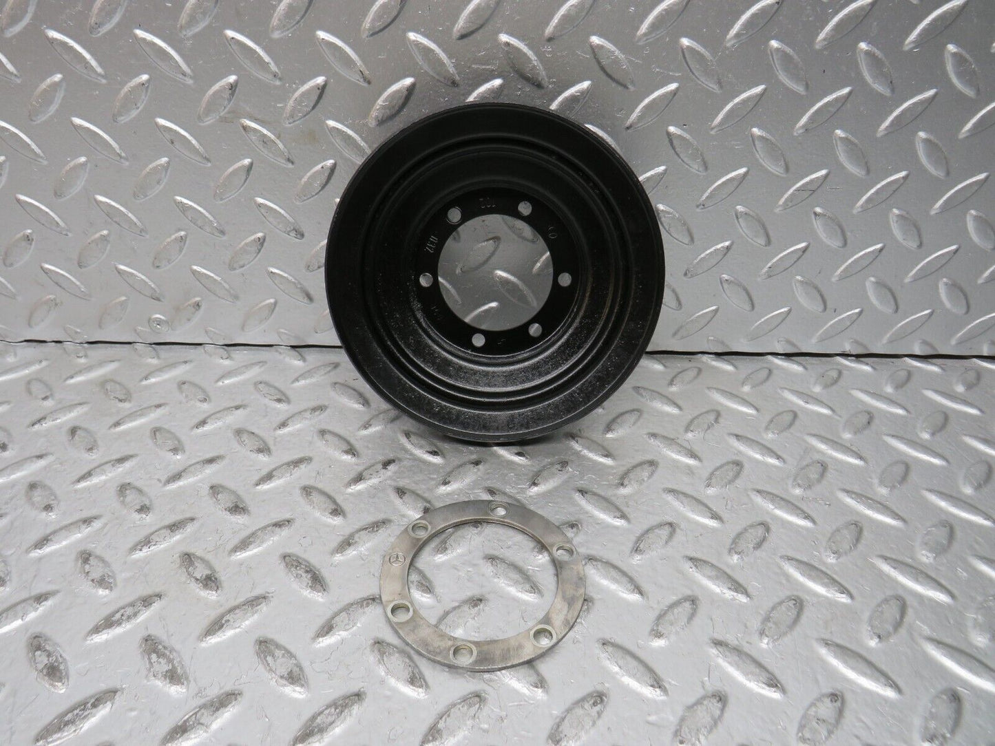 28761 Mercedes-Benz W123 230E Crankshaft Pulley 1020320404
