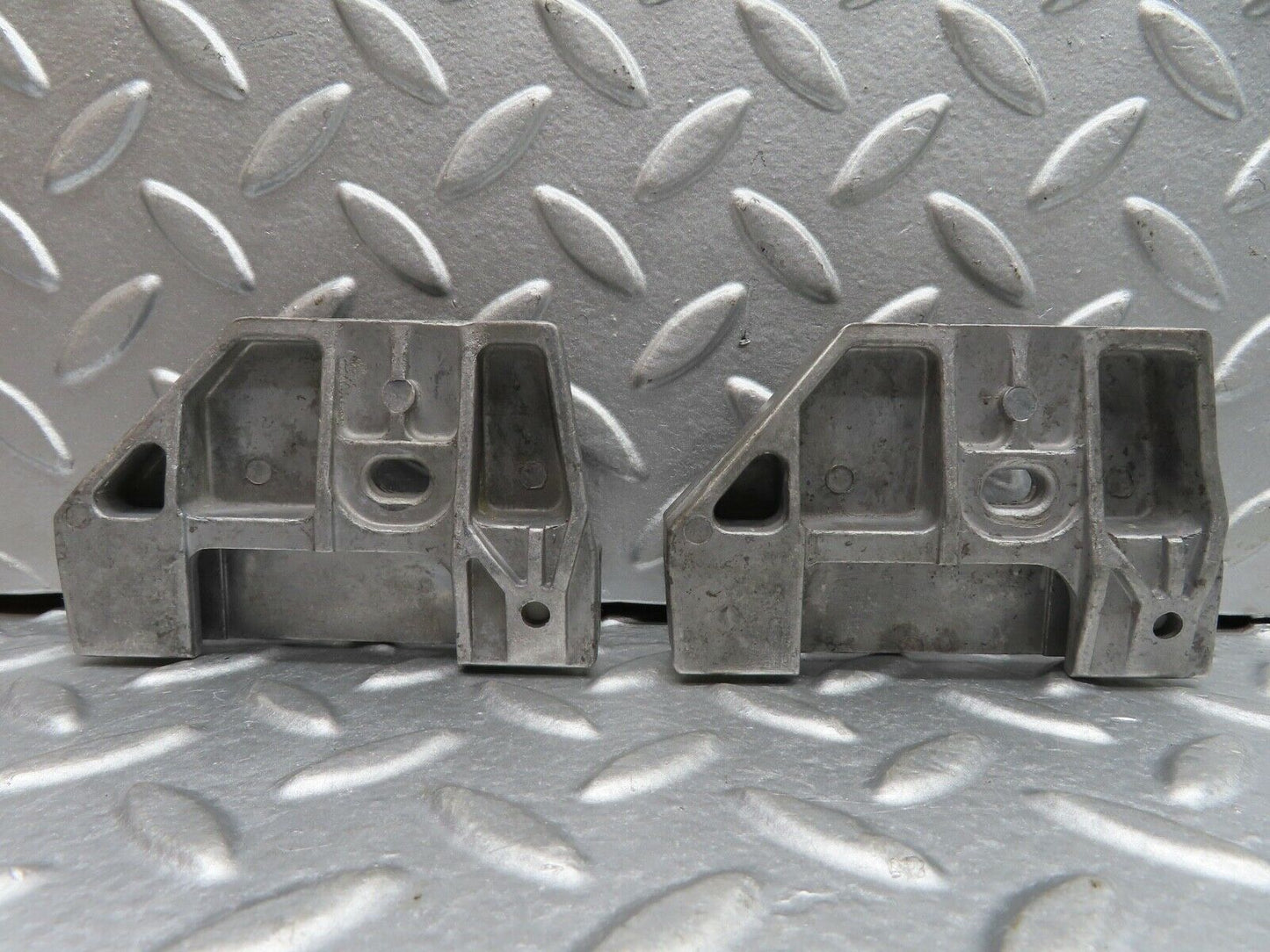 19349 Mercedes-Benz C140 CL420 Coupe Door Window Guide Bracket Pair 1247250332