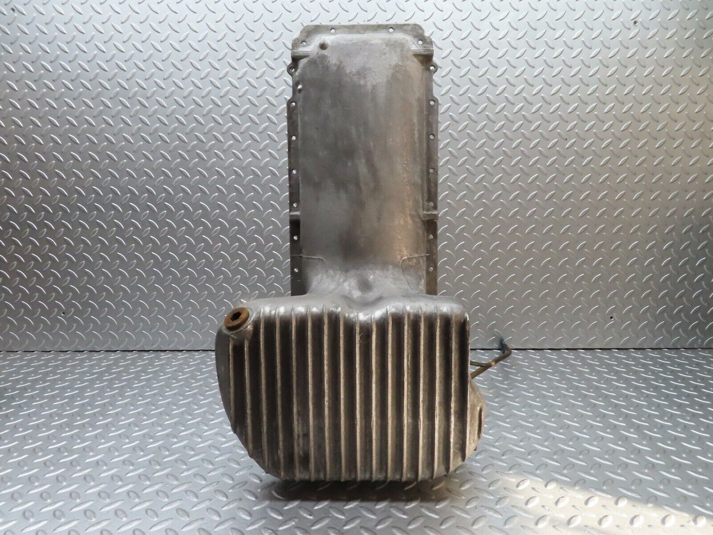 20756 Mercedes-Benz R107 450SL Oil Pan Oil Sump 1170100013