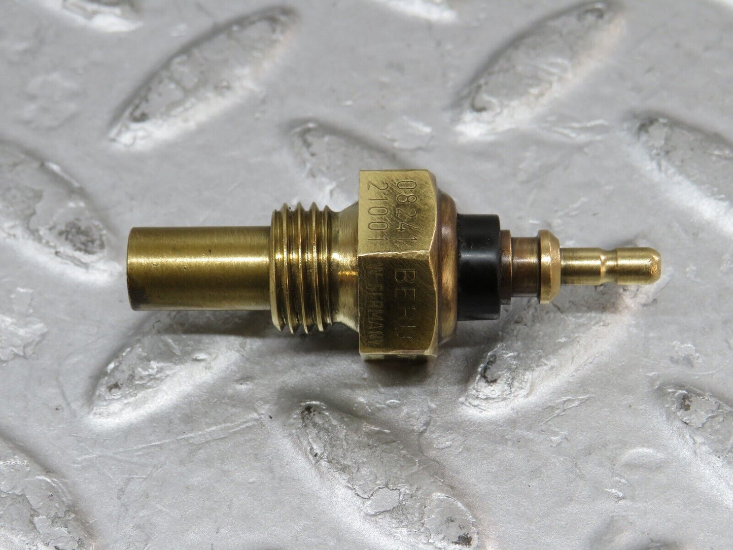 35790 Mercedes-Benz R107 280SL Coolant Temperature Sensor Beru 0055422617