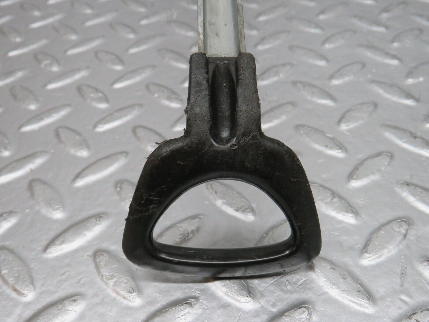 33203 Mercedes-Benz C107 R107 Front Right Seat Sliding Adjust Handle