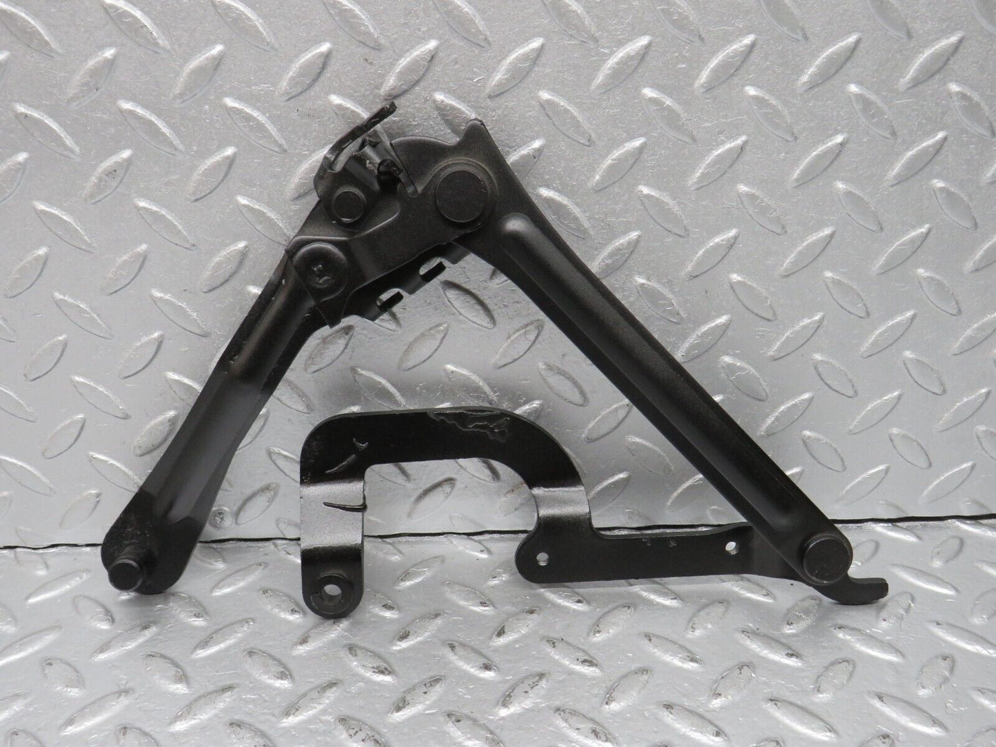 40547 Mercedes-Benz W123 300D Bonnet Hinge Right Side