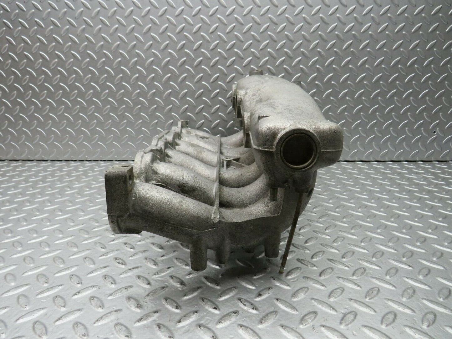 22230 Mercedes-Benz S123 280TE Wagon Intake Manifold 1101413701