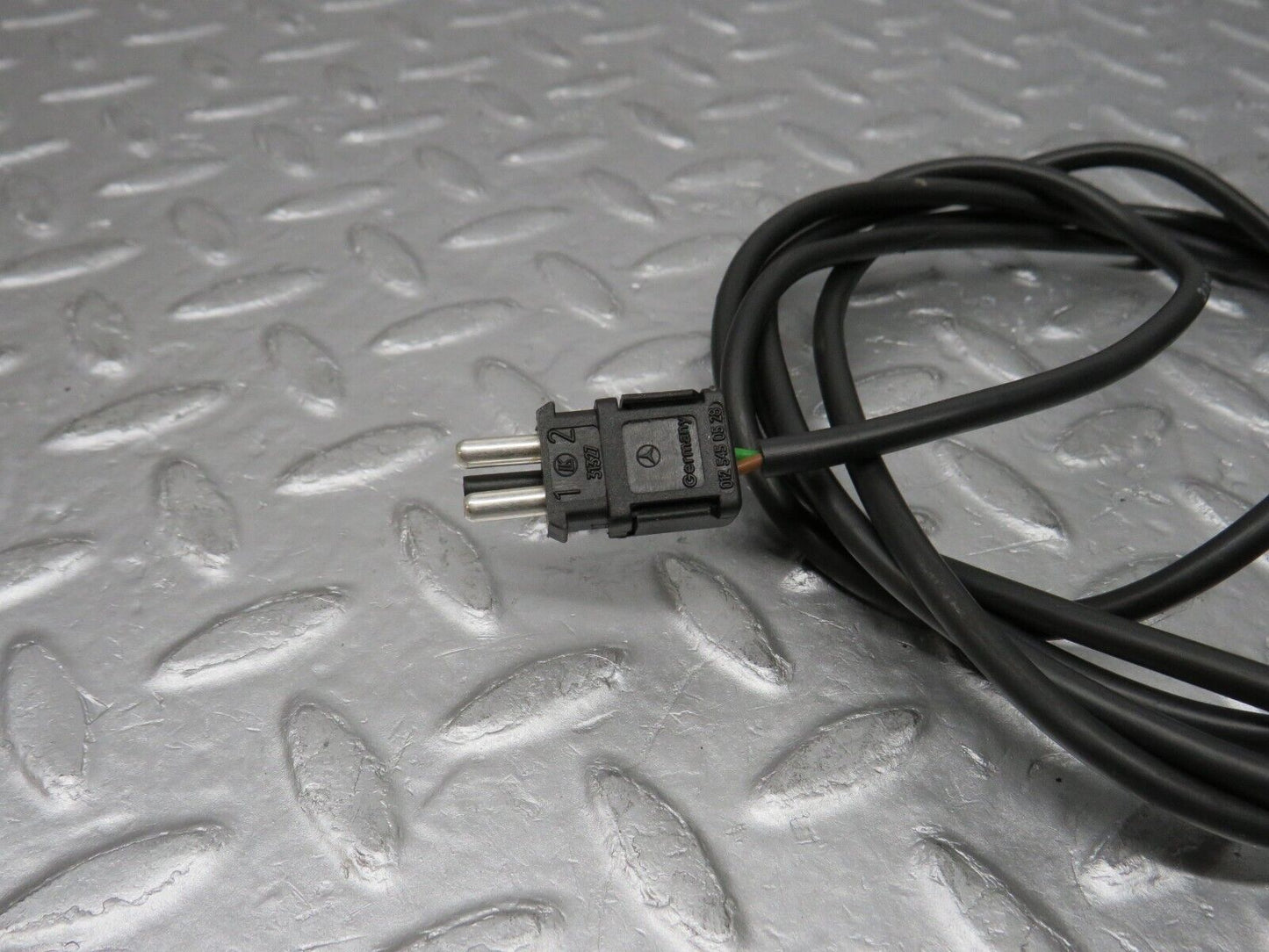 38030 Mercedes-Benz A124 320E Cabriolet Temperature Sensor 0085423117