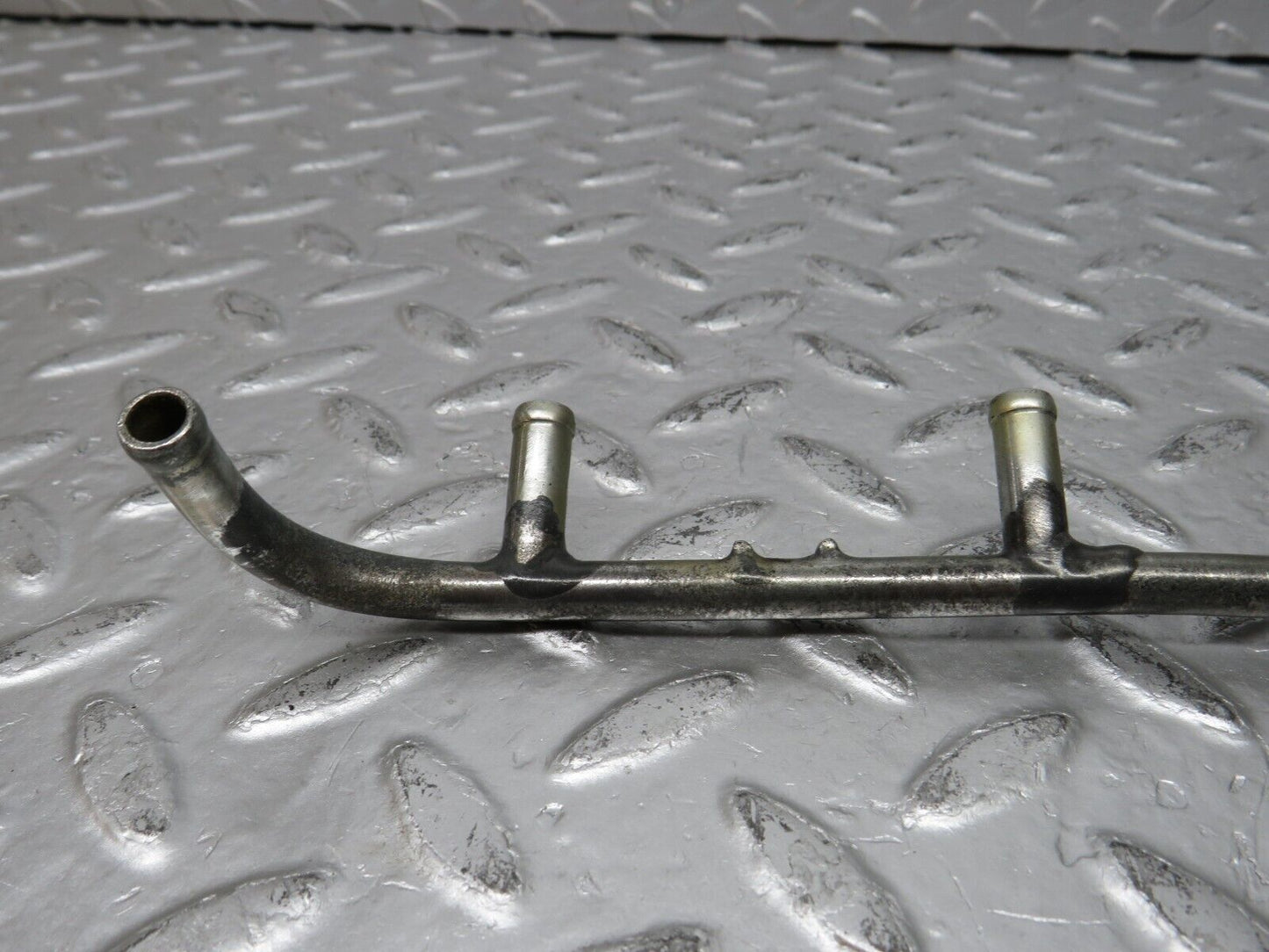 32817 Mercedes-Benz C107 R107 350 V8 Fuel Injector Rail Pipe