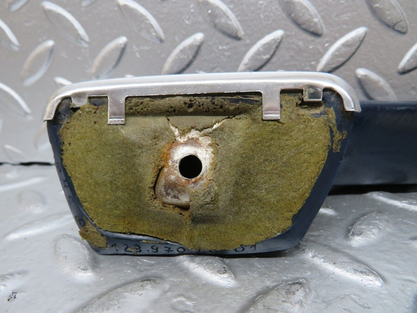 26860 Mercedes-Benz W123 240D Interior Door Handle Front Right Blue 1239702001