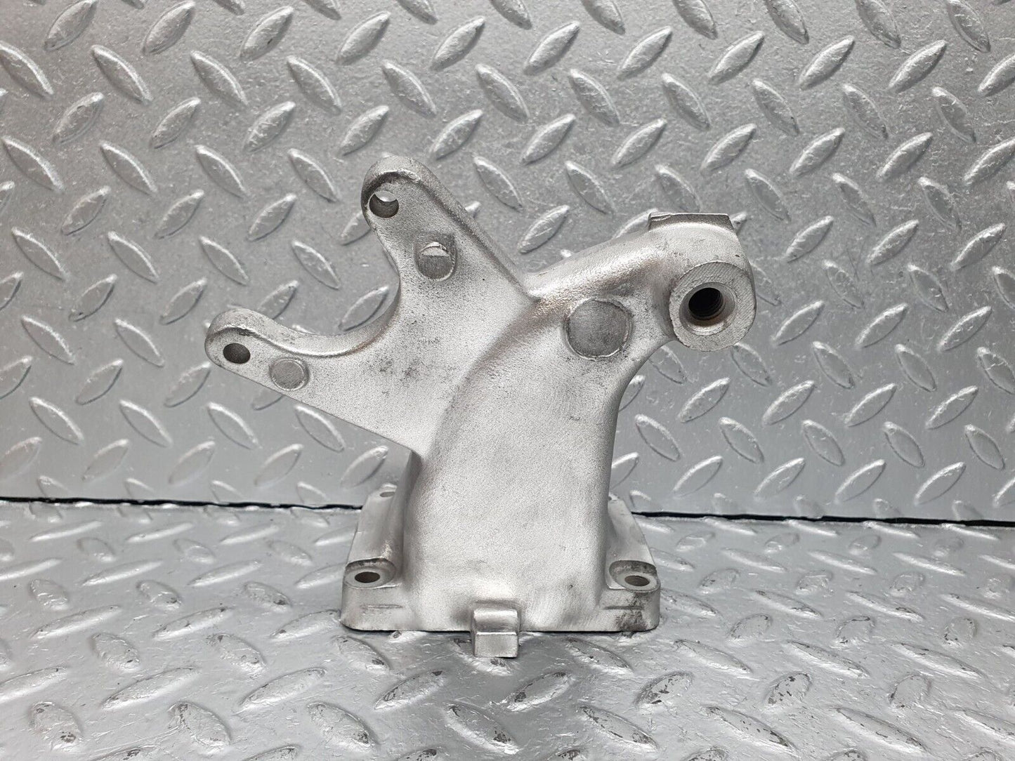 41011 Mercedes-Benz W126 300SE Engine Mount Bracket Left Side 6032230604