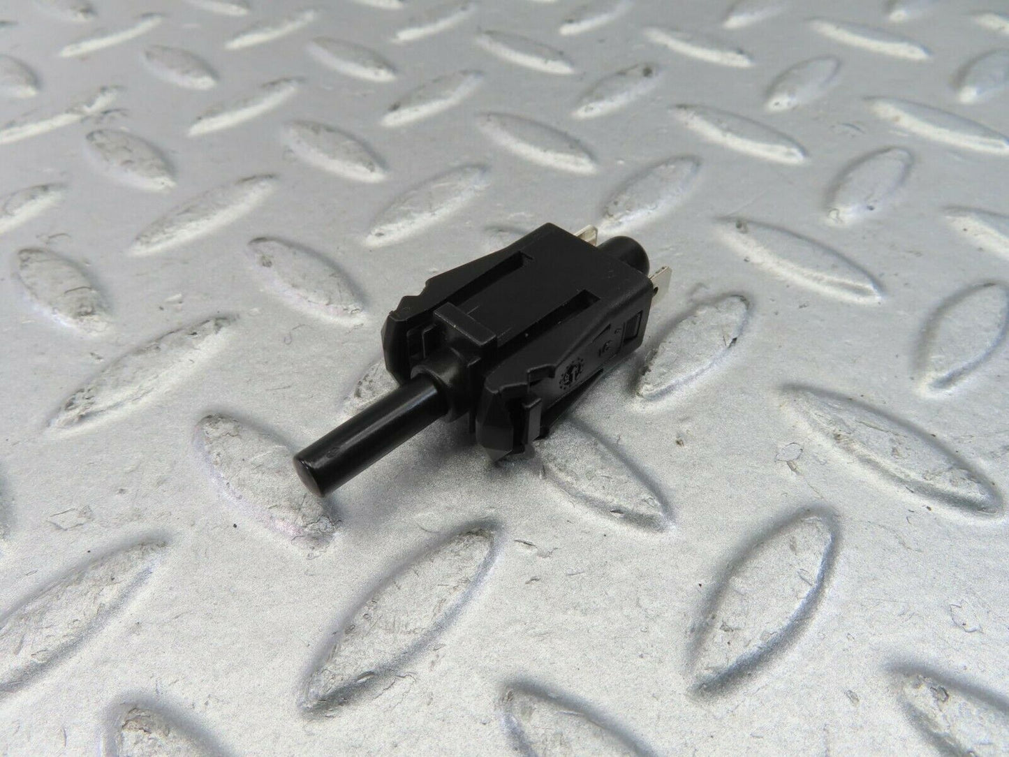 10403 Mercedes-Benz W201 190E Door Contact Switch 0015458714