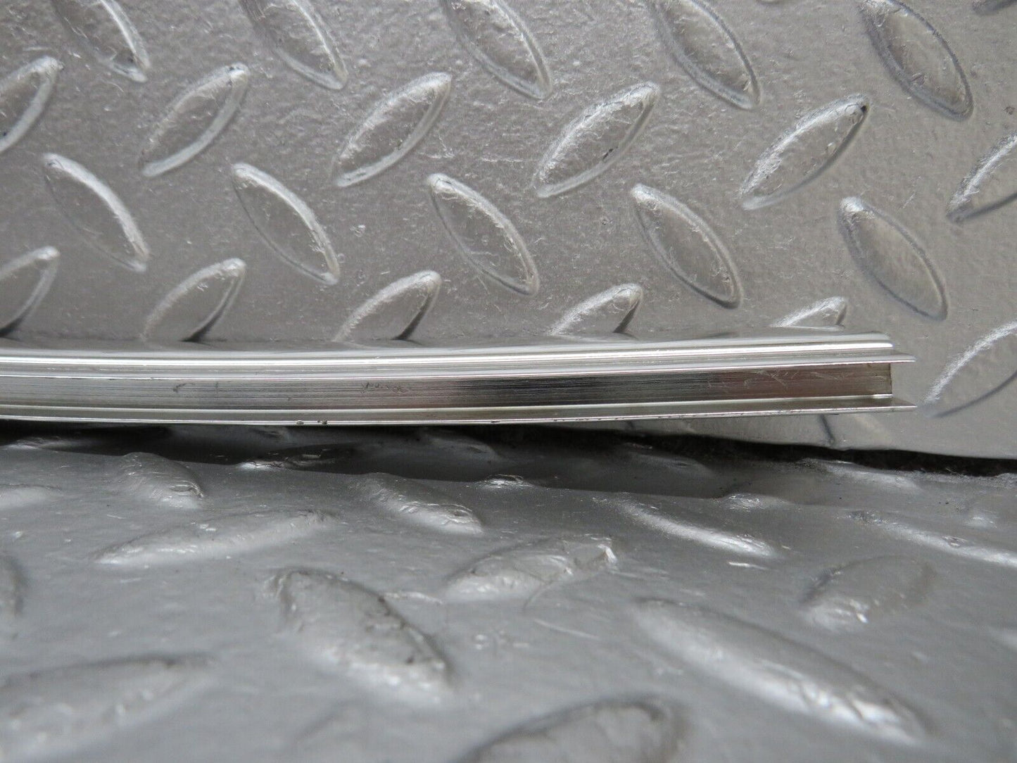 34412 Mercedes-Benz C126 380SEC Coupe Rear Right Window Glass