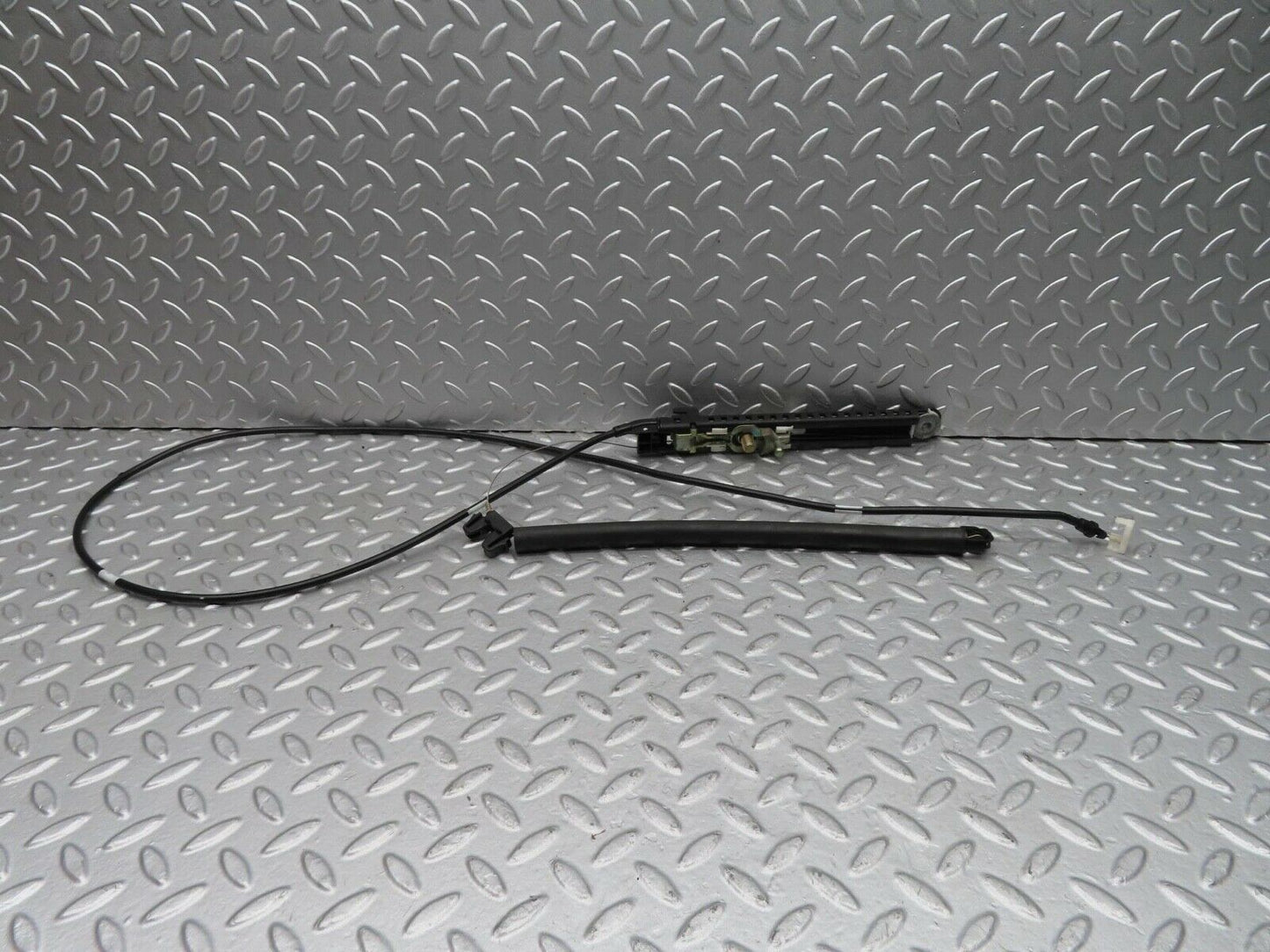 15040 Mercedes-Benz W140 S320 Rear Right Head Rest Folding Mechanism Cable