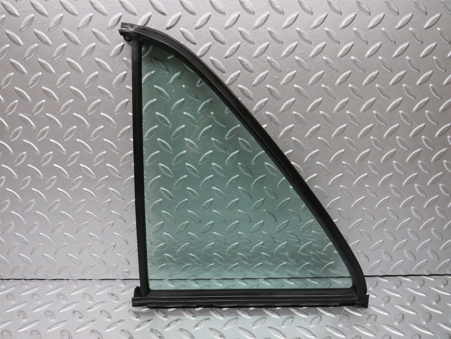 32035 Mercedes-Benz W123 230E Rear Left Quarter Window Glass 1237350124
