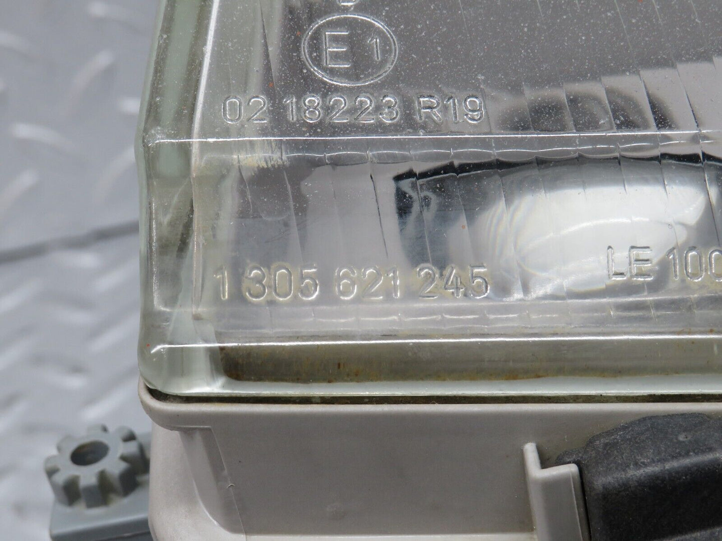 38465 Mercedes-Benz R129 280SL Coupe Front Left Fog Light Bosch 0305120001 1298200156 1305621245