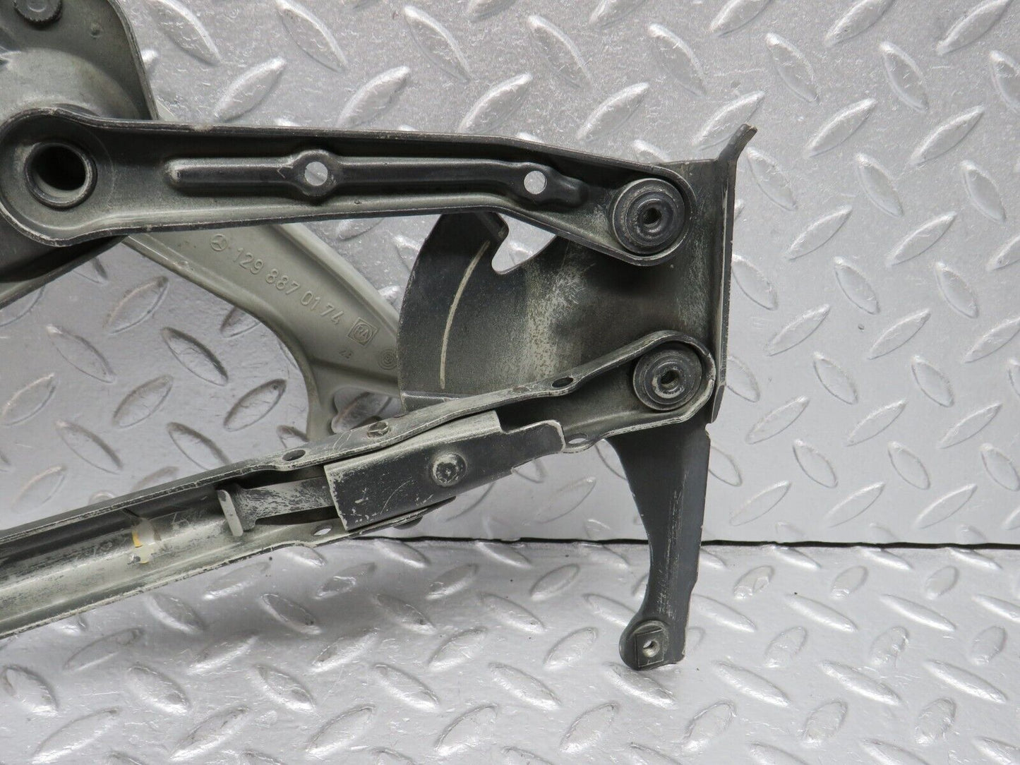 38041 Mercedes-Benz A124 320E Cabriolet Bonnet Hinge Left Side 1298870174