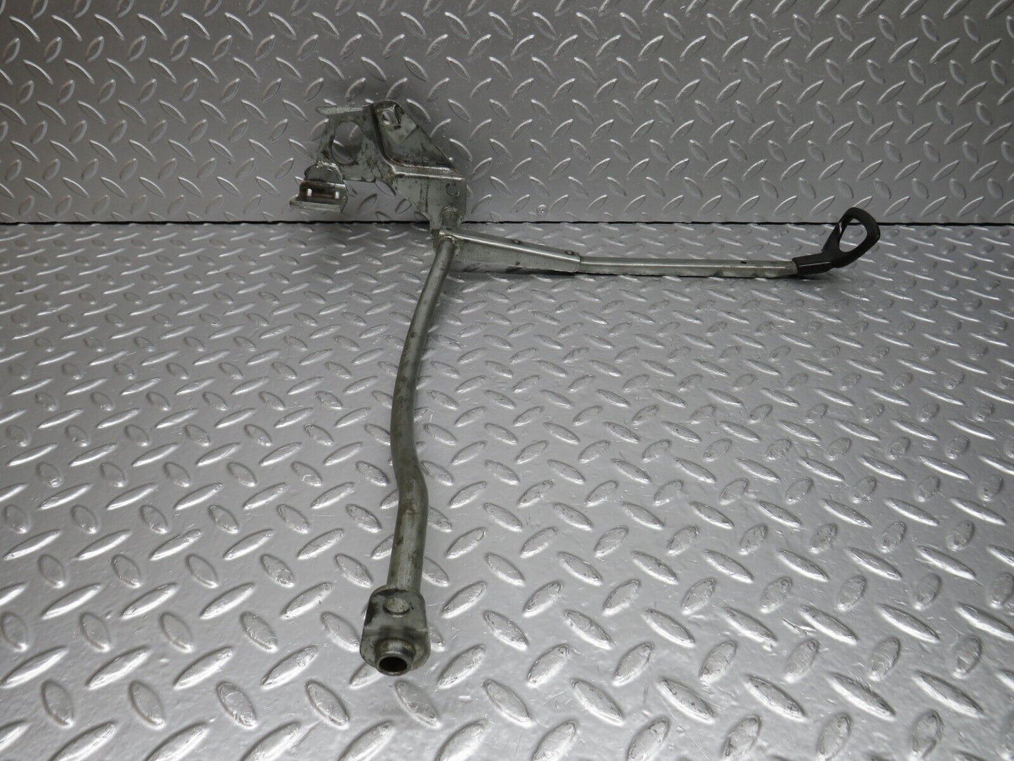 33203 Mercedes-Benz C107 R107 Front Right Seat Sliding Adjust Handle
