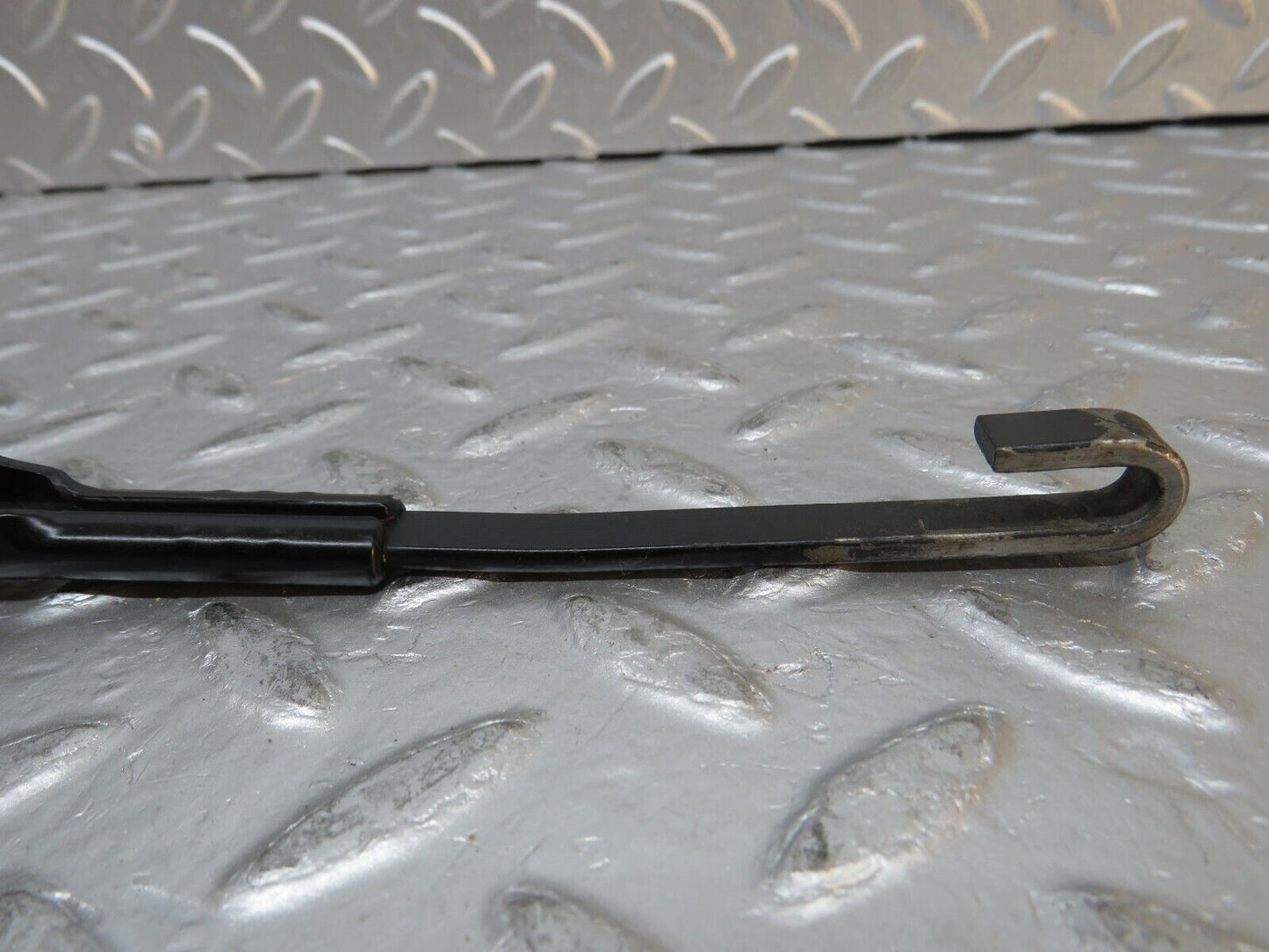 31764 Mercedes-Benz W201 190LE Wiper Arm Bosch