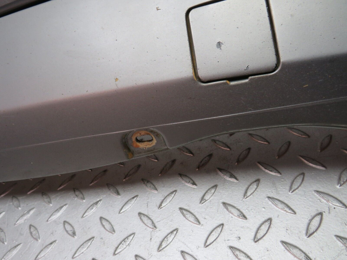 31829 Mercedes-Benz W201 190LE 1.8L Side Skirt Right Side