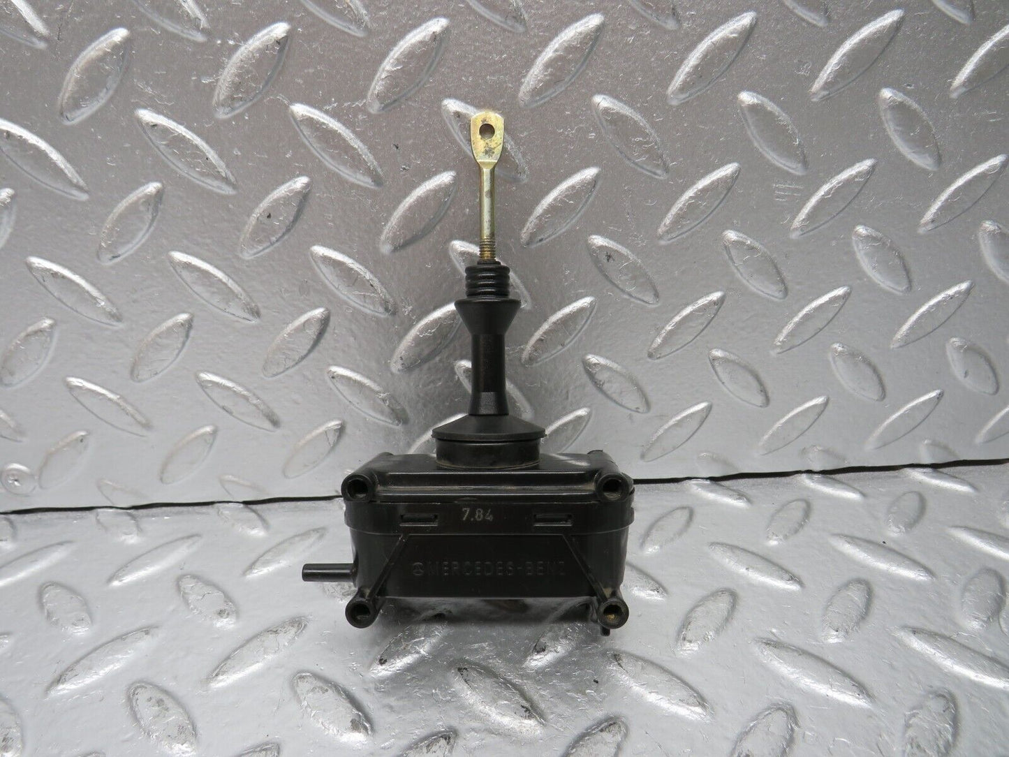 30876 Mercedes-Benz W201 190E 2.0L Door Lock Vacuum Actuator Front Left