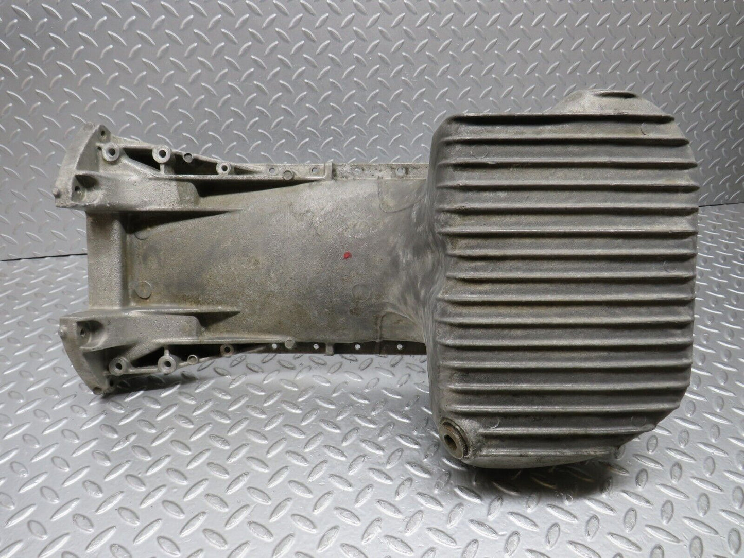 39318 Mercedes-Benz R107 500SL Oil Pan Oil Sump 1160105513