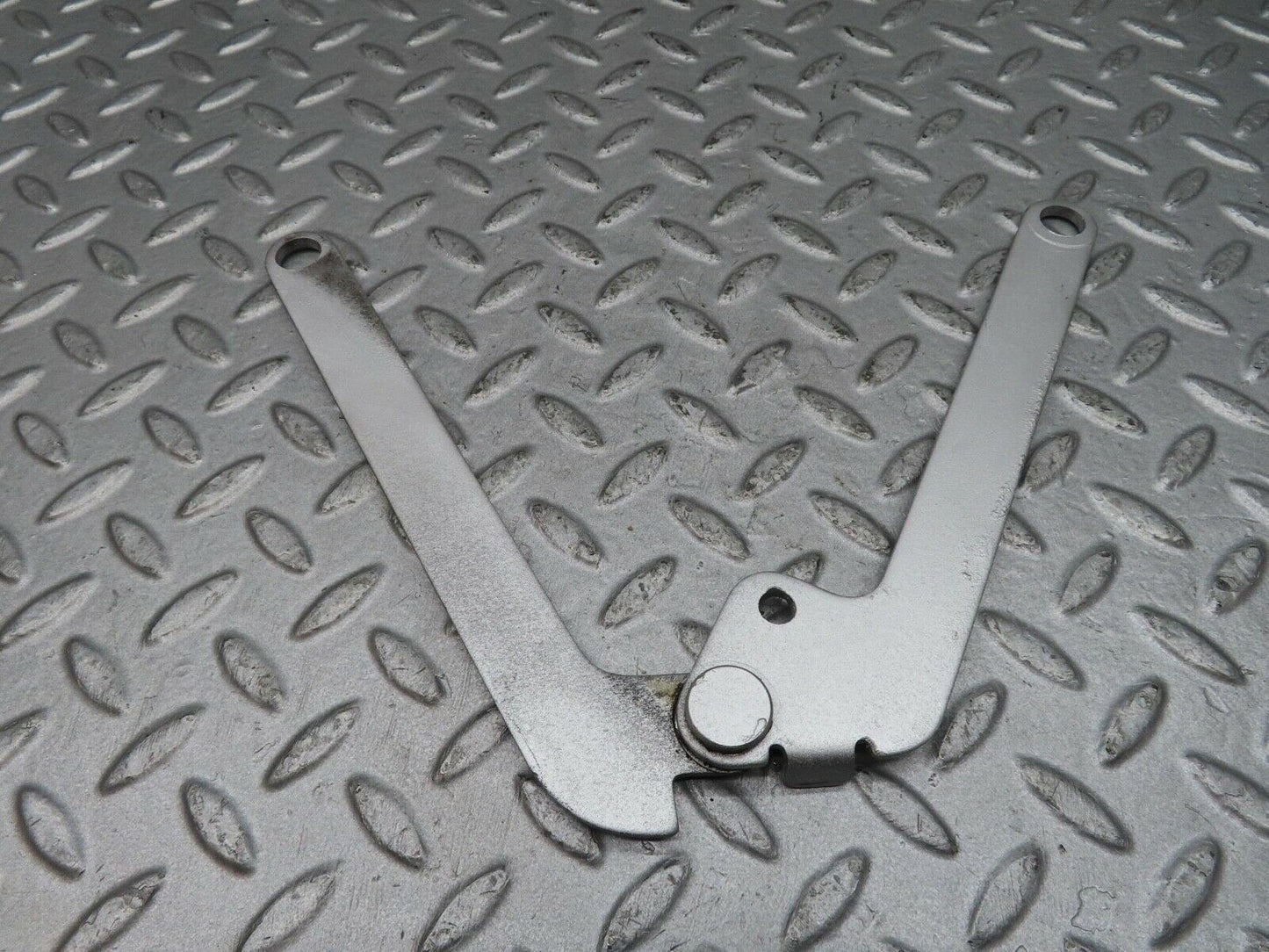 12290 Mercedes-Benz W108 280SE 3.5 Bonnet Hinge Left Side