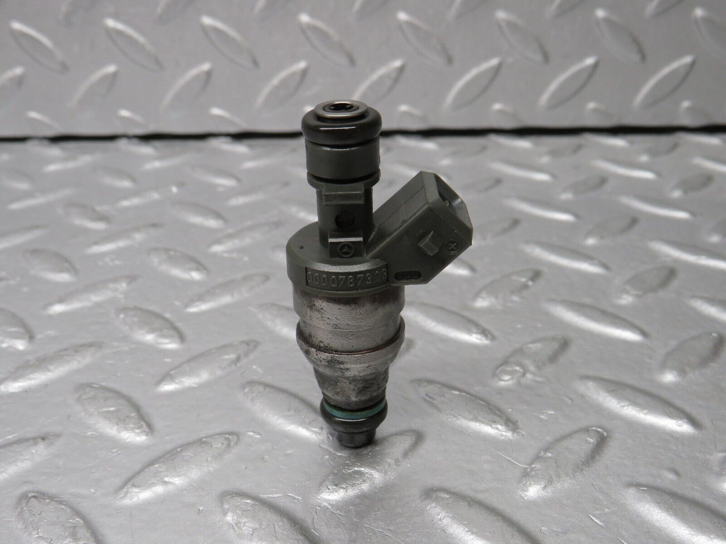 38143 Mercedes-Benz A124 320E Cabriolet Fuel Injector Bosch 0280155209 0000787323