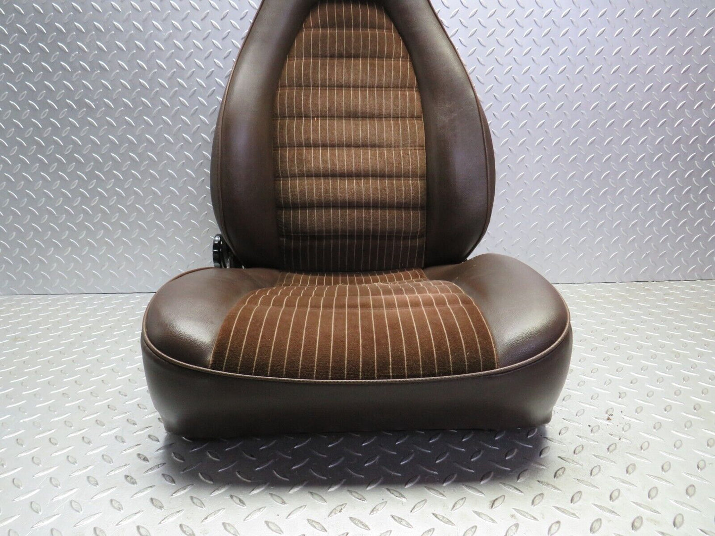 30190 Porsche 924 Front Right Driver Seat