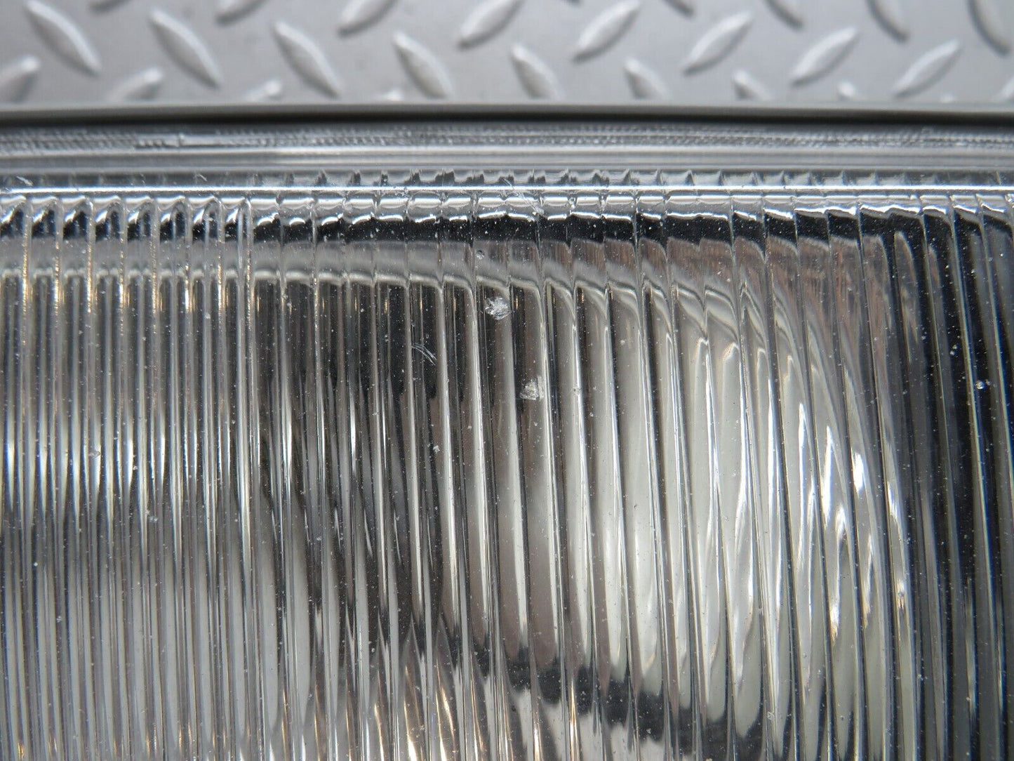 36754 Mercedes-Benz W201 190E Headlight Bosch Right Side 0301067722 1305620537 1305235076
