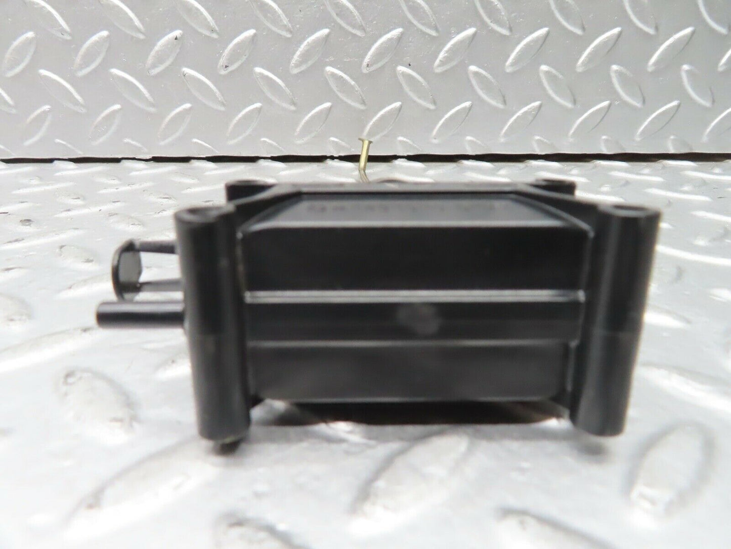 21568 Mercedes-Benz W126 300SE Trunk Lock Vacuum Actuator