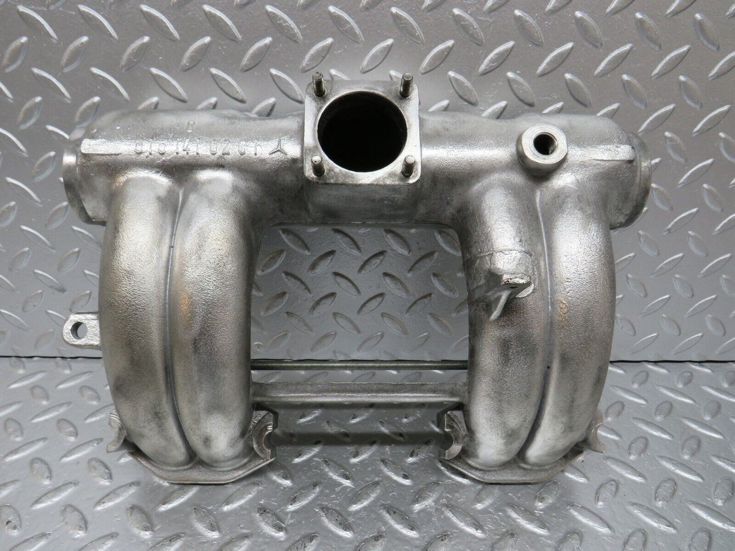 31142 Mercedes-Benz W123 200D Wagon Intake Manifold 6151410201