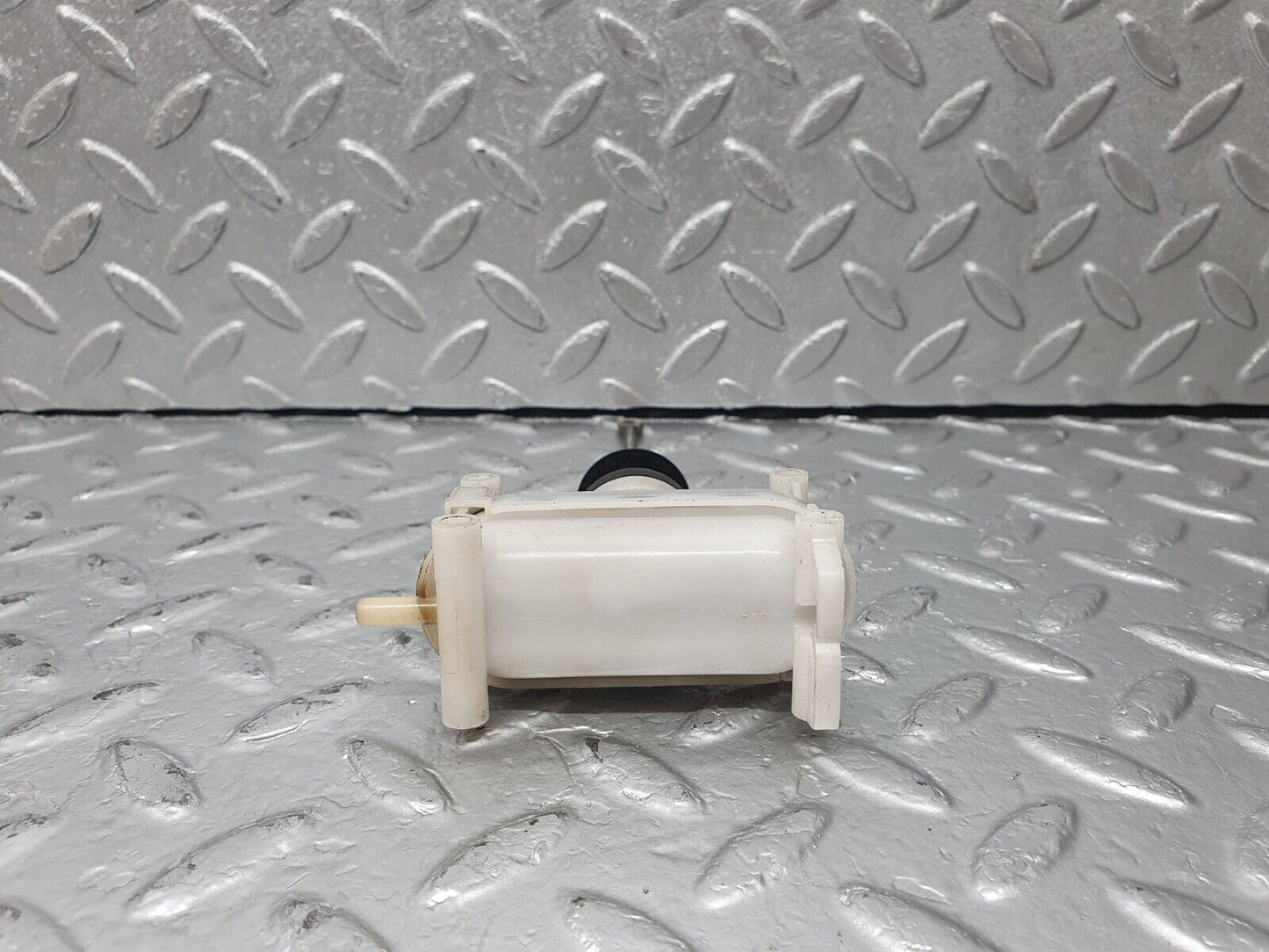 42774 Mercedes-Benz W201 190 2.0L Rear Left Door Lock Vacuum Actuator