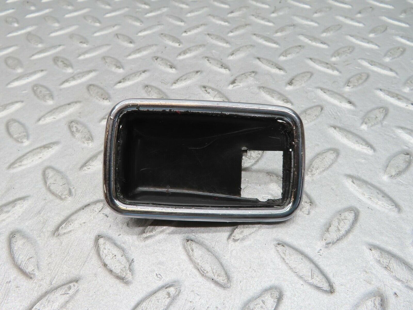 12262 Mercedes-Benz W108 280SE 3.5 Chrome Frame For Door Handle 1087660611