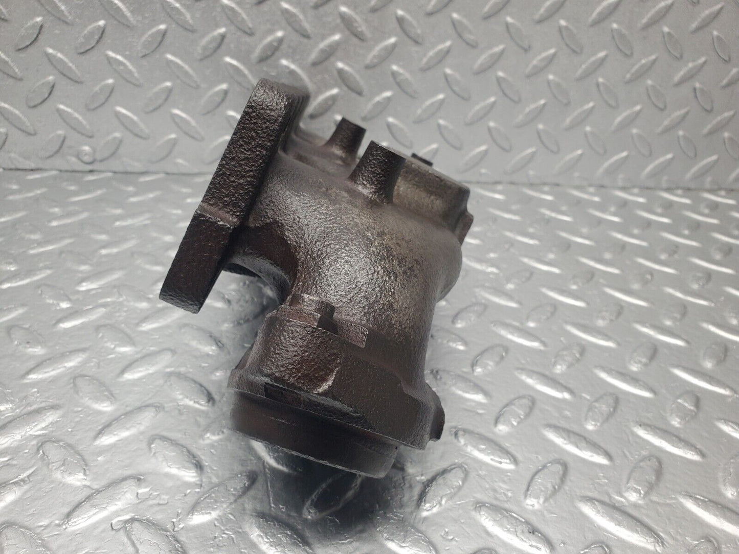 46219 Mercedes-Benz W124 280E Exhaust Manifold Cylinder 4-6 1041423601
